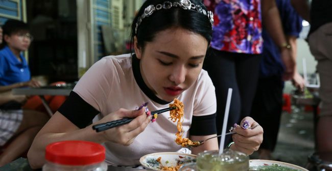 co-gi-trong-to-mi-50-ngan-dang-sot-ran-ran-tai-sai-gon (9)