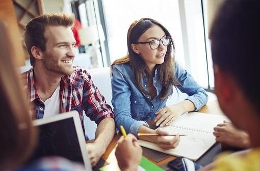 Đối với nhiều sinh viên quốc tế, bên cạnh việc chính khóa bằng tiếng Anh, bạn còn có thể học thêm ngôn ngữ bản địa trong thời gian rảnh - Ảnh minh họa