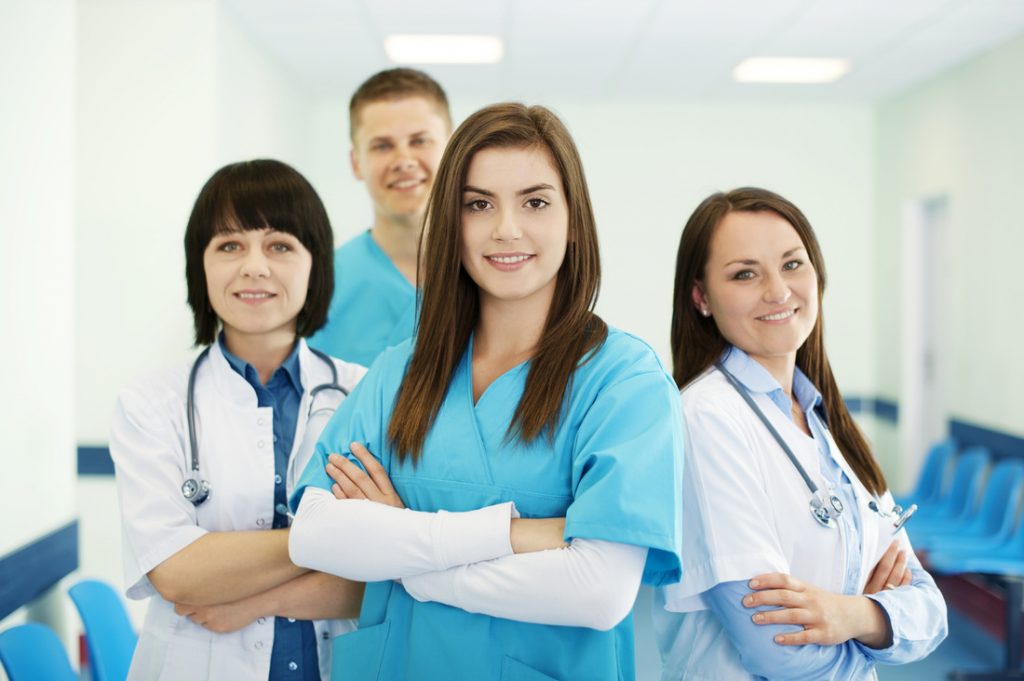 Hàng năm có hàng nghìn sinh viên nộp đơn cho ngành y tại Mỹ - Ảnh minh họa