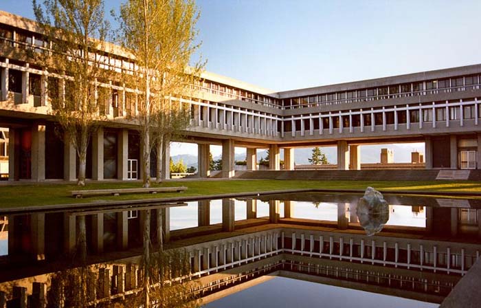 Khuôn viên giảng đường Burnaby