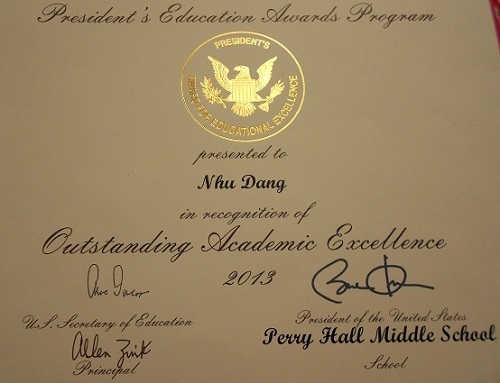 Hoài Như từng nhận được bằng khen của Tổng thống Obama. Ảnh: NVCC