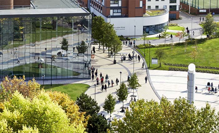 canh-dep-o-campus