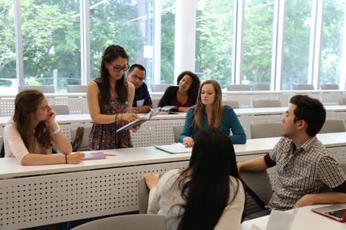 Sinh viên đại học Công lập Western Kentucky, với thế mạnh Khoa học Kỹ thuật, có học bổng 45% học phí sinh viên quốc tế.