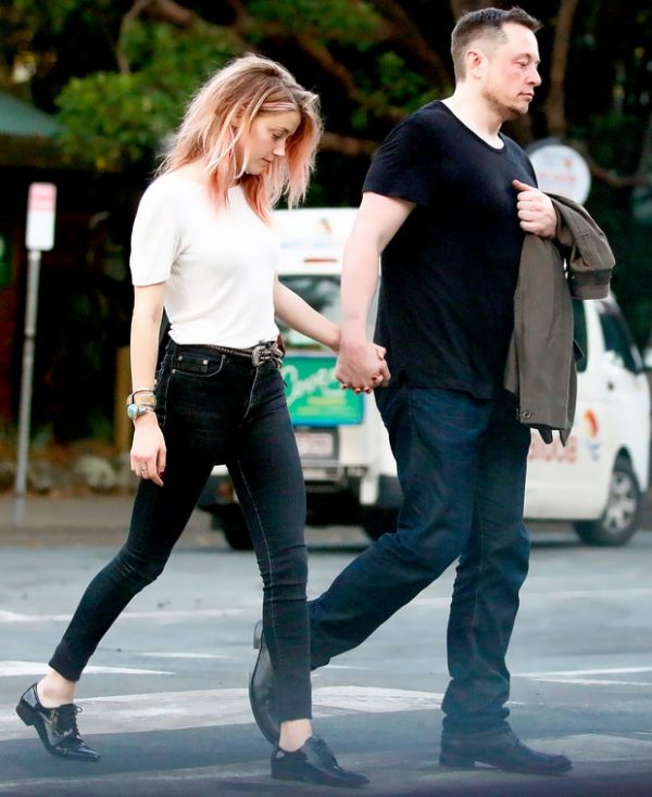 Amber Heard công khai nắm tay tỷ phú Elon Musk tại nước Úc
