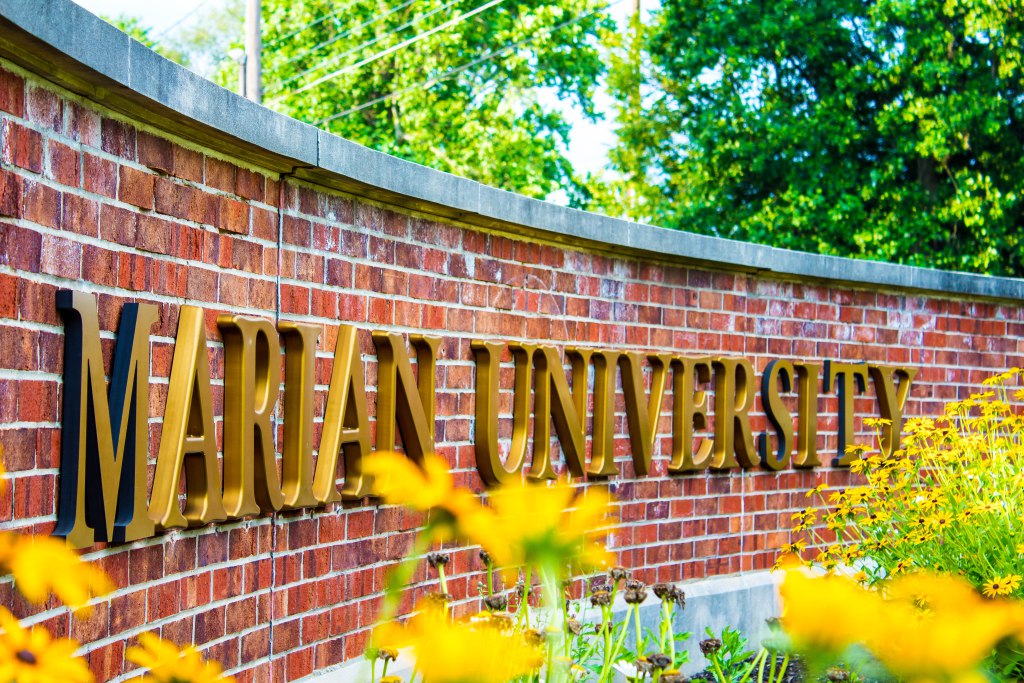 Marian_University_Campus_Entrance_Sign