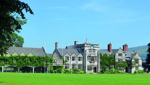 Trường Ruthin, nơi học sinh có quan hệ tình cảm nam nữ sẽ bị đuổi học. Ảnh: Ruthin School