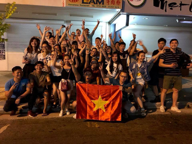 Du học sinh Việt Nam tại Australia xuống phố chúc mừng U23 Việt Nam