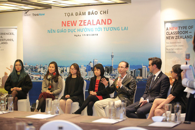 Các diễn giả chia sẻ trải nghiệm du học New Zealand.