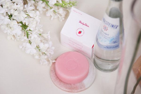 ssdh-strawberry-milk-soap