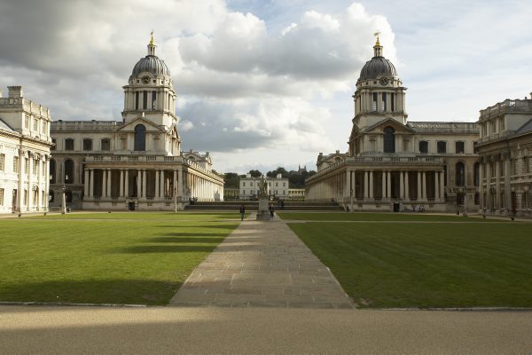 Toàn cảnh đại học Greenwich, một trong các trường đại học tọa lạc tại London có mức học phí phải chăng.