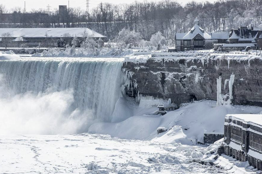 Chỉ nhìn qua ảnh thôi cũng cảm nhận được cái lạnh cắt da cắt thịt (Ảnh: Lê Thế)