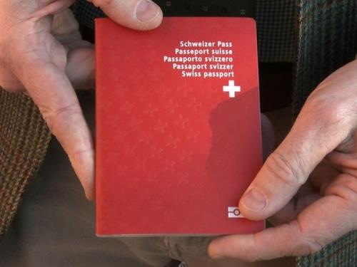 Thụy Sĩ siết chặt thủ tục nhập tịch. Nguồn: swissinfo.ch