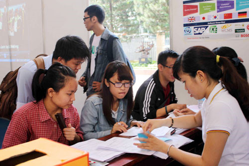 viet-nam-thua-cu-nhan-thac-sy-thieu-nhan-luc-chat-luong-cao2
