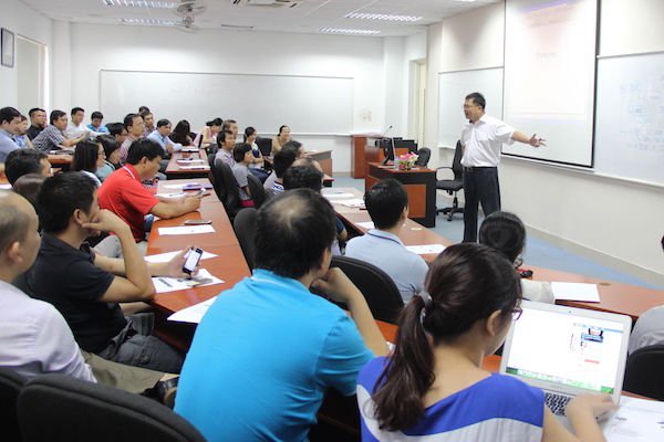 Ông Hoàng Nam Tiến, Chủ tịch Công ty phần mềm FPT là một trong số những giảng viên của chương trình nhà lãnh đạo toàn cầu. Ảnh: FPT