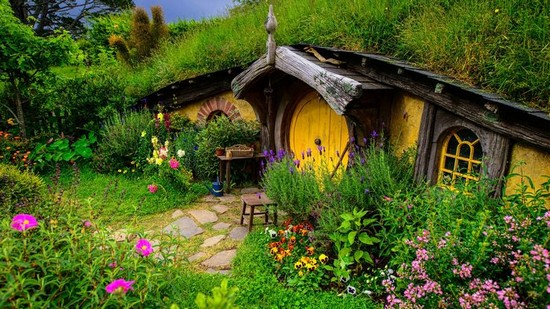 Ngôi làng đẹp như cổ tích của người Hobbit là địa điểm bạn nên đến khi du học New Zealand