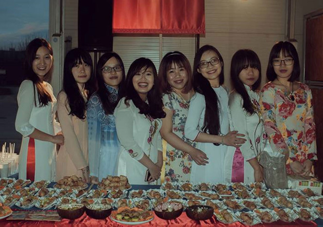 Sinh viên Việt Nam tại chương trình International Evening 2018