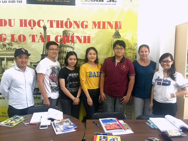 Buổi giao lưu của lớp tiếng Đức và cô Nanette