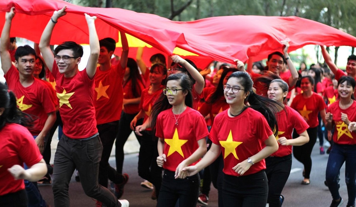 hang-nghin-sinh-vien-xep-chu-chao-mung-ngay-quoc-khanh
