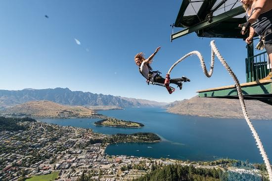 Du học New Zealand bạn có muốn thử thách mình với trò nhảy bungy mạo hiểm?