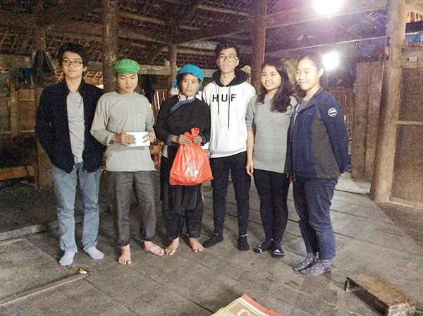 Bài luận thể hiện tinh thần giúp đỡ người khác giúp Minh Quân gây ấn tượng với hội đồng tuyển sinh.