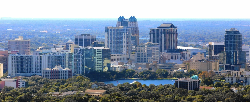Orlando là một thành phố trung tâm của Florida, cũng là trung tâm mua sắm và ẩm thực nổi tiếng quốc tế với hơn 5.000 nhà hàng.