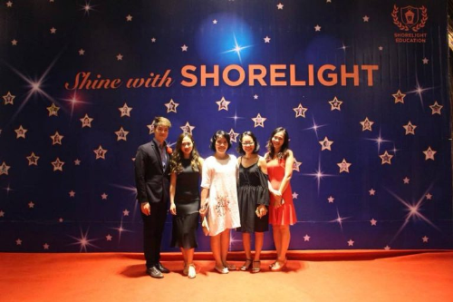 Các đại diện của Visco và Tập đoàn giáo dục Shorelight.