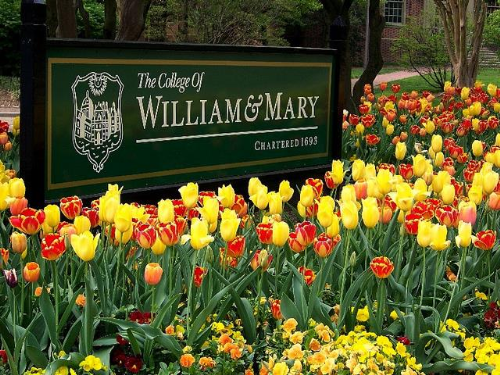 William & Mary là trường lâu đời thứ hai tại Mỹ và cũng là trường đại học nổi tiếng về nghiên cứu.