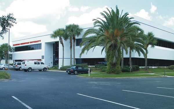 dai-hoc-Orwellian-Florida-Christian