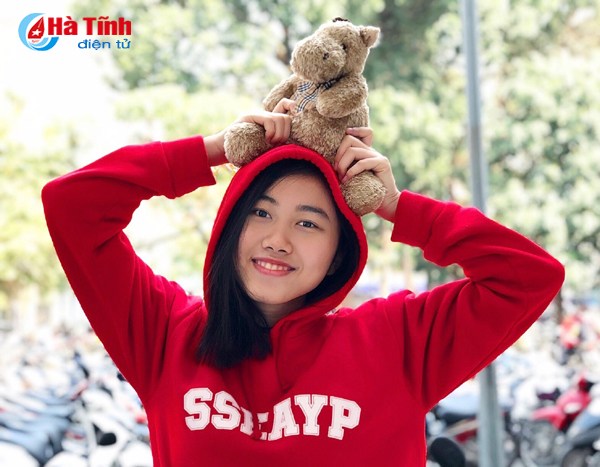 Phương Linh đã giành được học bổng trị giá 5,5 tỷ đồng từ trường Đại học Dickinson (Hoa Kỳ) với điểm số ấn tượng