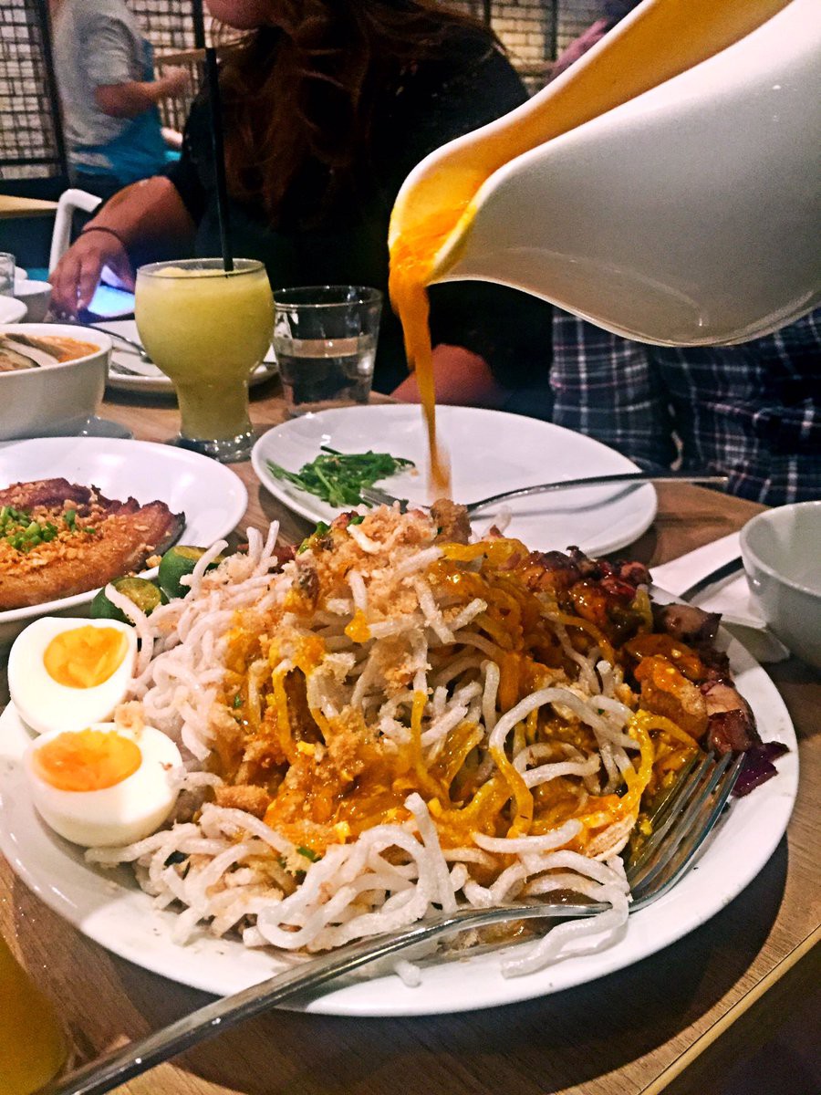 ssdh-crispy-pancit-palabok