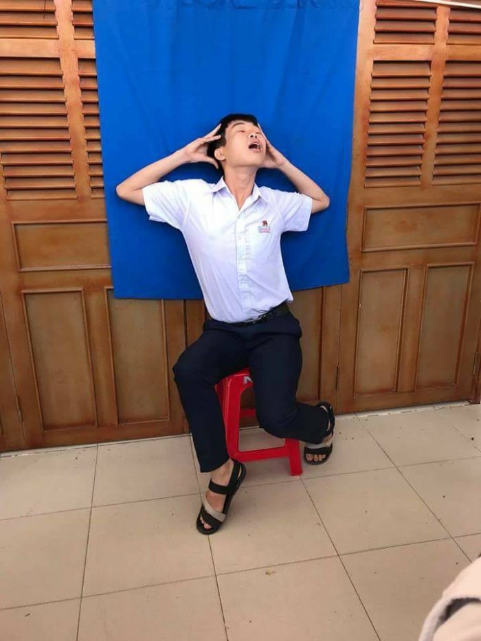 Hoa nhường nguyệt thẹn