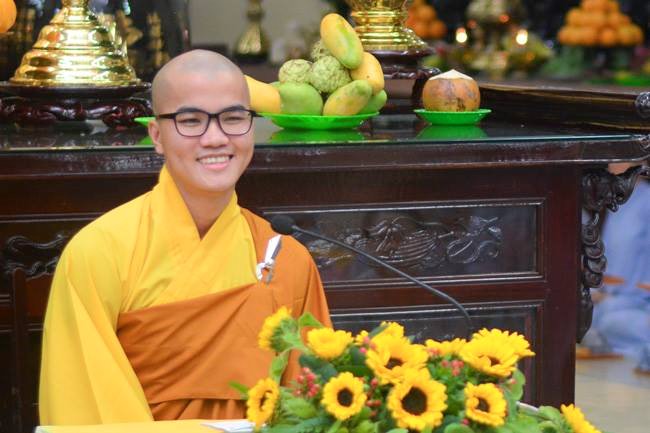 Sư thầy Thích Tâm Tiến và một bạn học ở ĐH Naropa (Mỹ)