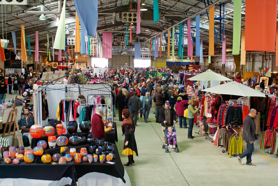 Bus Depot Markets Sunday, 30 July 2006