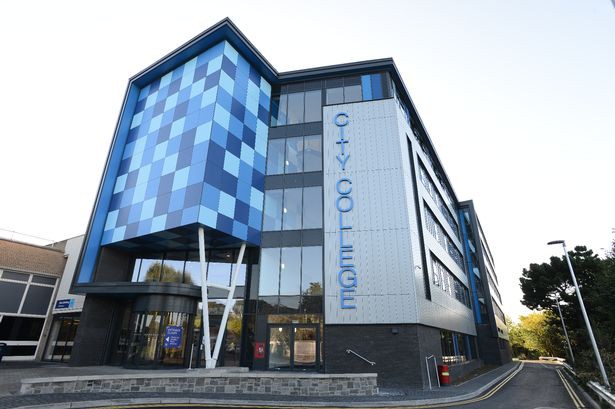City College of Plymouth là một trong những trường công lập tại Anh đào tạo chương trình IFY. (ảnh: Devon Live)