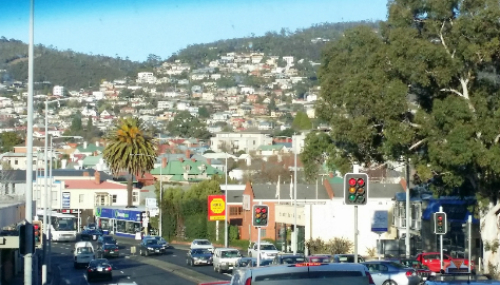 Hobart đã được bình chọn là một trong những thành phố thân thiện nhất trên thế giới và nổi tiếng với môi trường tự nhiên sạch đẹp nhất.