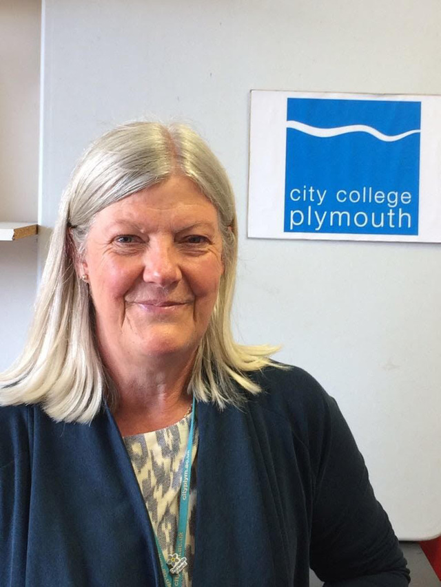 Bà Jessica Randall, giám đốc quốc tế của City College of Plymouth cho biết thêm nhà trường đã đầu tư một cơ sở chuyên về STEM trị giá 13 triệu bảng phục vụ cho công tác dạy và học.