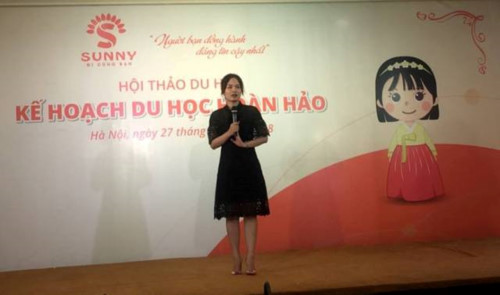 Bà Trần Thị Hồng Nhung - Giám đốc Trung tâm tư vấn du học Sunny