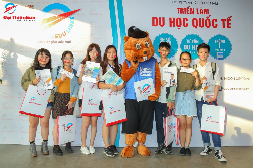 Tham dự hội thảo của Đại Thiên Sơn, các học sinh sẽ được lắng nghe nhiều thông tin chia sẻ bổ ích.