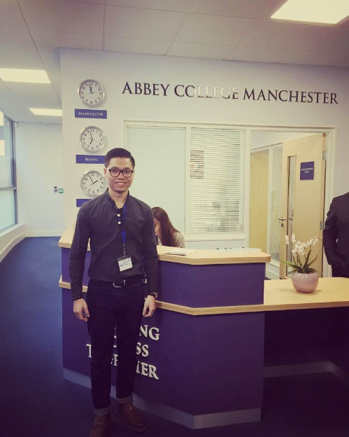 Mr. Dương - đại diện của Visco trong chuyến thăm Abbey College Manchester.