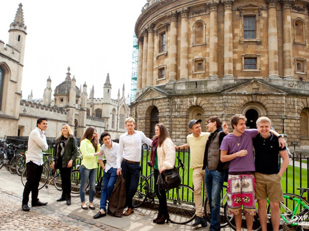 Oxford Tutorial College (OTC) nằm tại thành phố Oxford cổ kính, xinh đẹp.