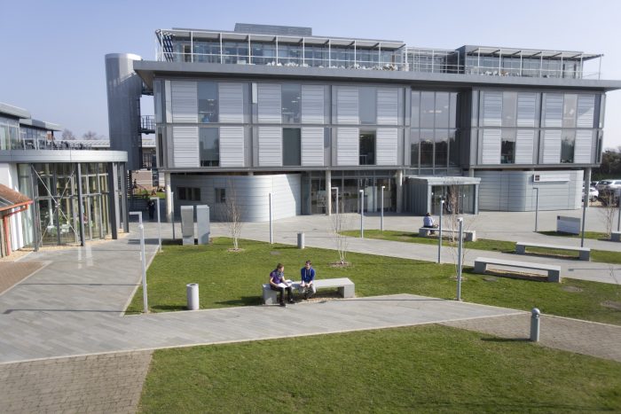 ssdh-arts-university-bournemouth2-sinh-vien