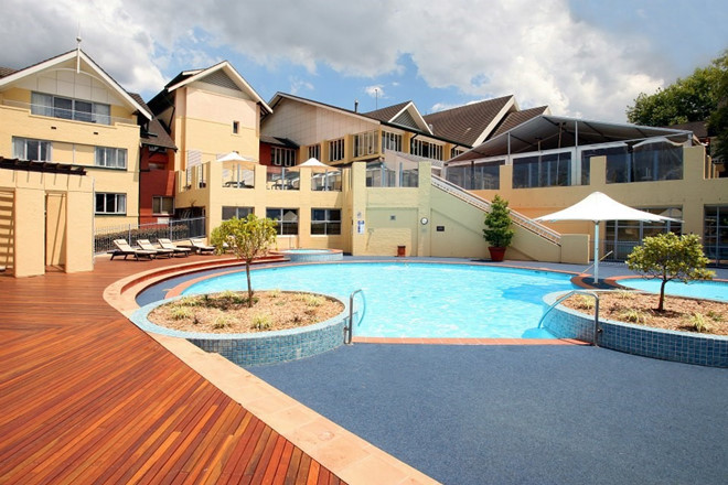 The Waldorf Leura Gardens Resort vận hành bởi sinh viên của trường.