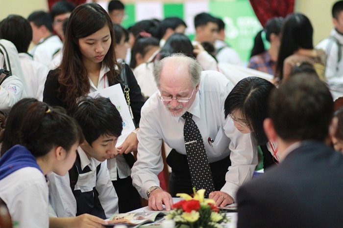 di-du-hoc-ap-luc-khong-chua-sinh-vien-gioi-1