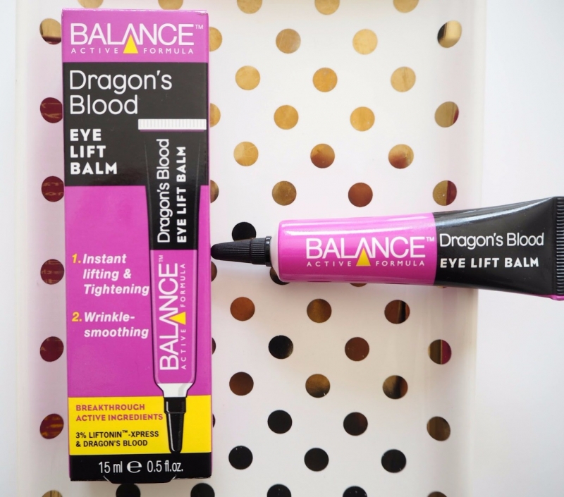 Balance Dragon’s Blood Eye Lift Balm (Giá gốc: 187.000VNĐ): Cũng là sản phẩm của hãng Balance nhưng em này đặc trị giải quyết vùng da quanh mắt, nâng cơ và giảm bọng mắt để khuôn mặt trông trẻ trung hơn.