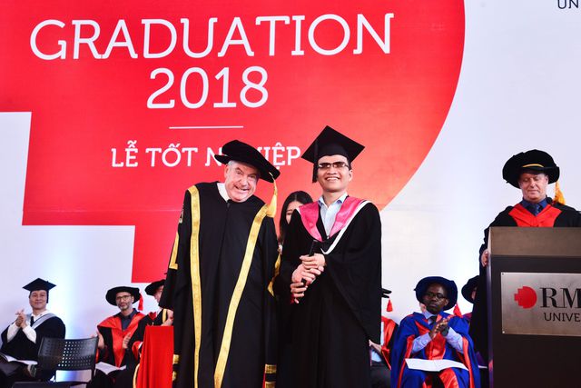 Nguyễn Thành Vinh tại lễ tốt nghiệp ĐH RMIT