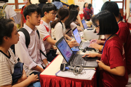 Capstone Việt Nam là đối tác của hơn 500 trường đại học, cao đẳng trên toàn thế giới (Mỹ, Anh, Canada, Australia, châu Âu...).