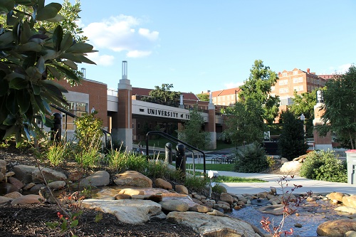 Trường Đại học University of Tennessee Knoxville, Mỹ.