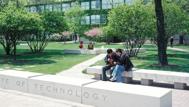 ssdh-illinois-institute-of-technology-sinh-vien