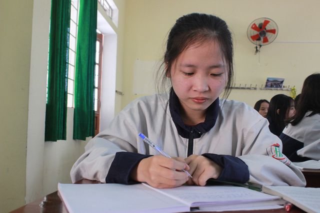 Cô học trò giàu nghị lực Nguyễn Thị Ngân.