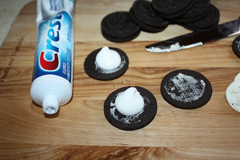 ssdh-oreo-filled-with-toothpaste